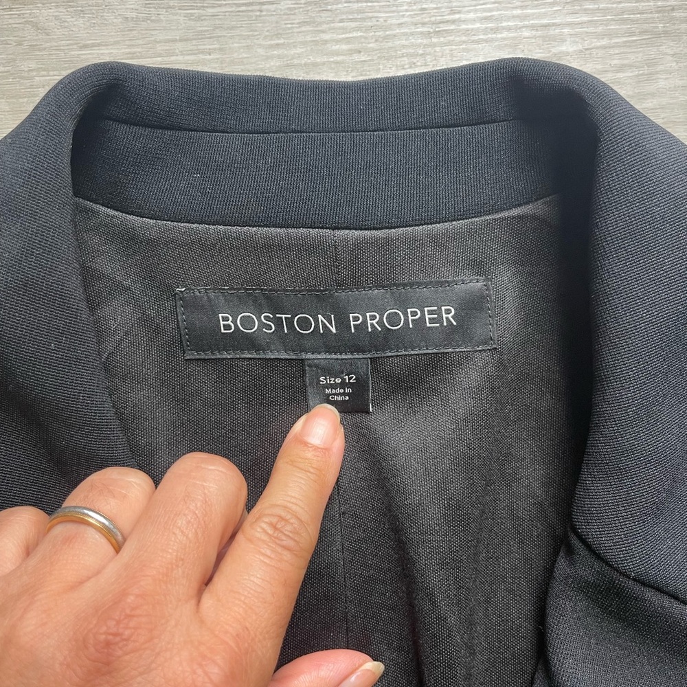 Boston Proper Black Blazer - Picture 3 of 8
